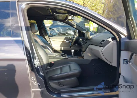 2008 Mercedes-Benz C 350 Sport из США, поврежденный, VIN WDDGF56X78R025327